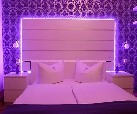 Отель Airport Hotel Hallbergerhof 2*