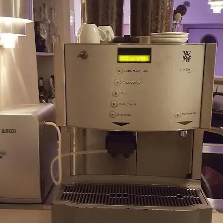Airport Hotel Hallbergerhof Отель