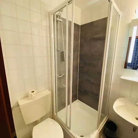 Отель Airport Hotel Hallbergerhof Халльбергмос