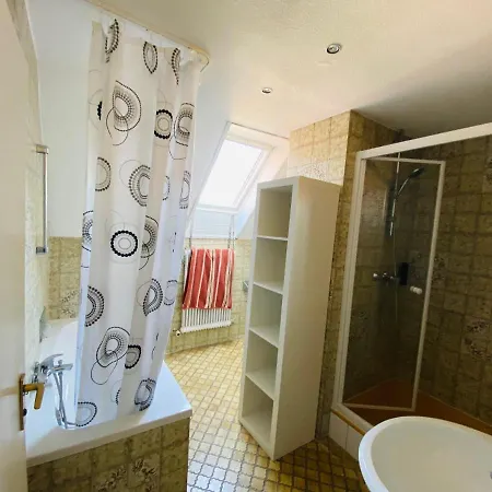Airport Hotel Hallbergerhof Отель Халльбергмос