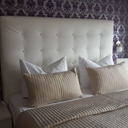 Hotel Airport Hotel Hallbergerhof 2*